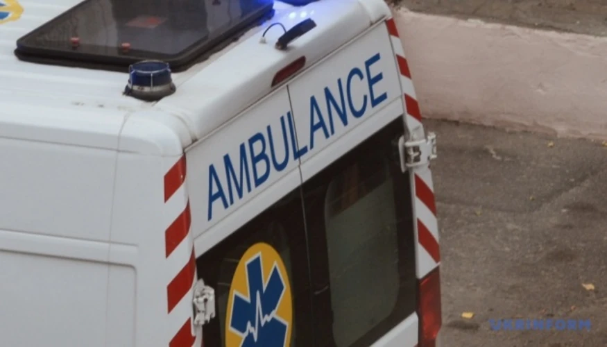 Пожежа на місці влучання снарядів з РСЗВ на вулиці Вакуленка в Ізюмі