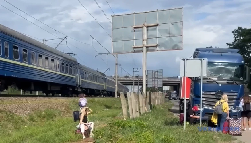 Укрзалізниця: десятки поїздів затримуються через масовану атаку РФ 27 серпня