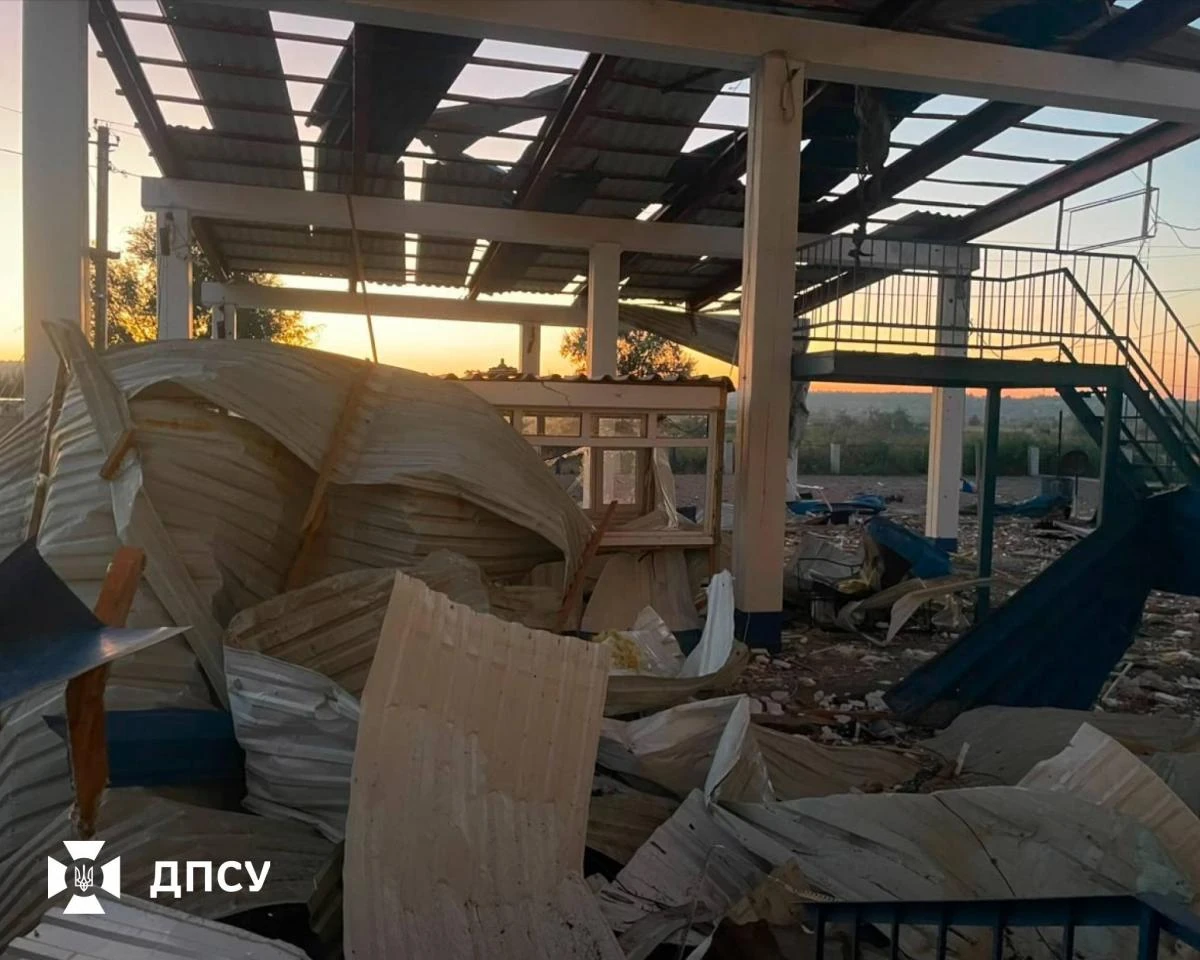 Наслідки удару по пункту пропуску Табаки: пошкоджені будівлі та конструкції