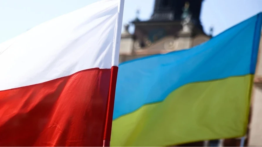 Нічні тривоги зупинили рух на українсько-польському кордоні: черги до 40 годин